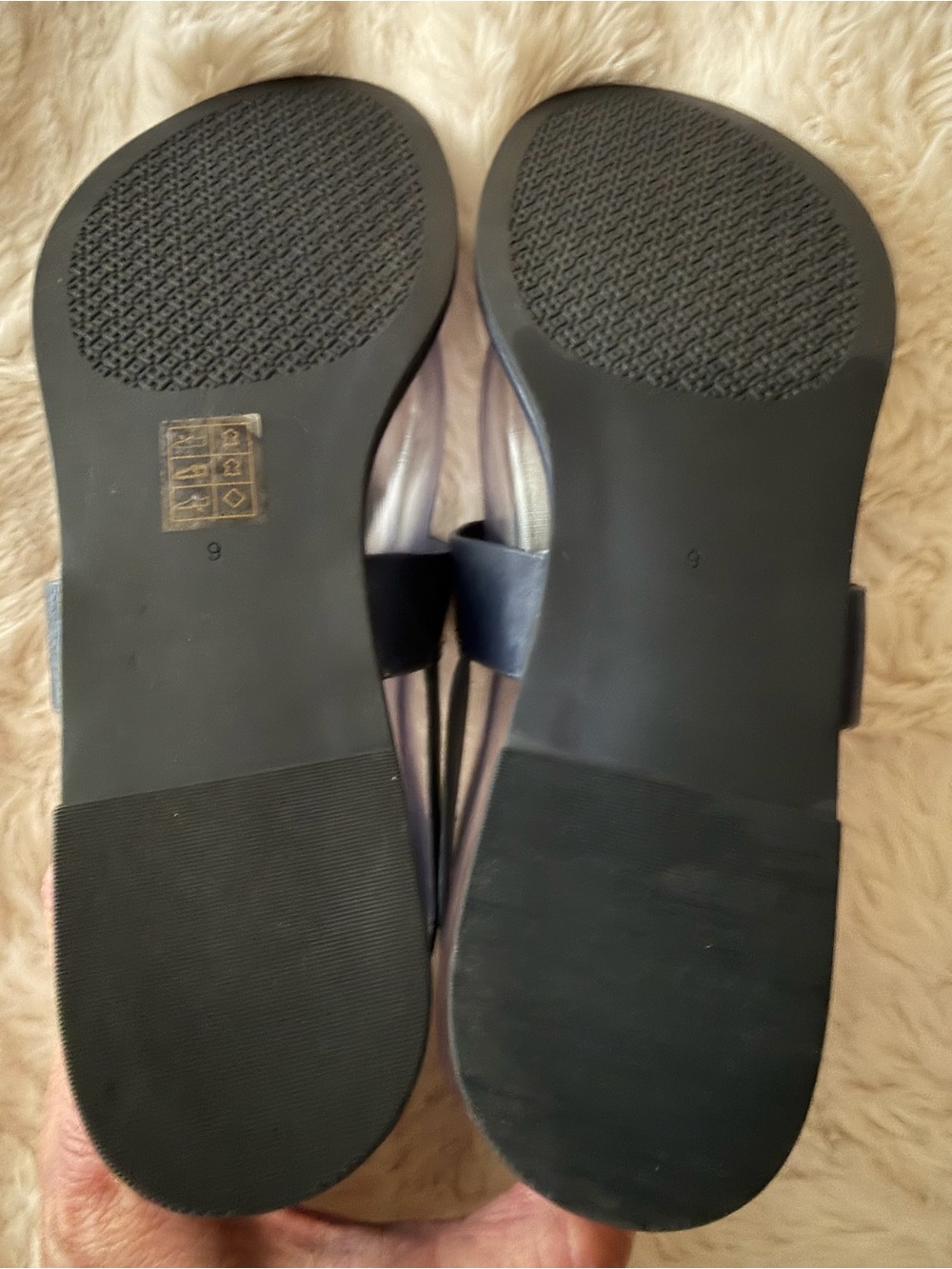 Tory Burch Navy Leather Logo Thong Sandals with Gold Emblem - Picture 6 of 6